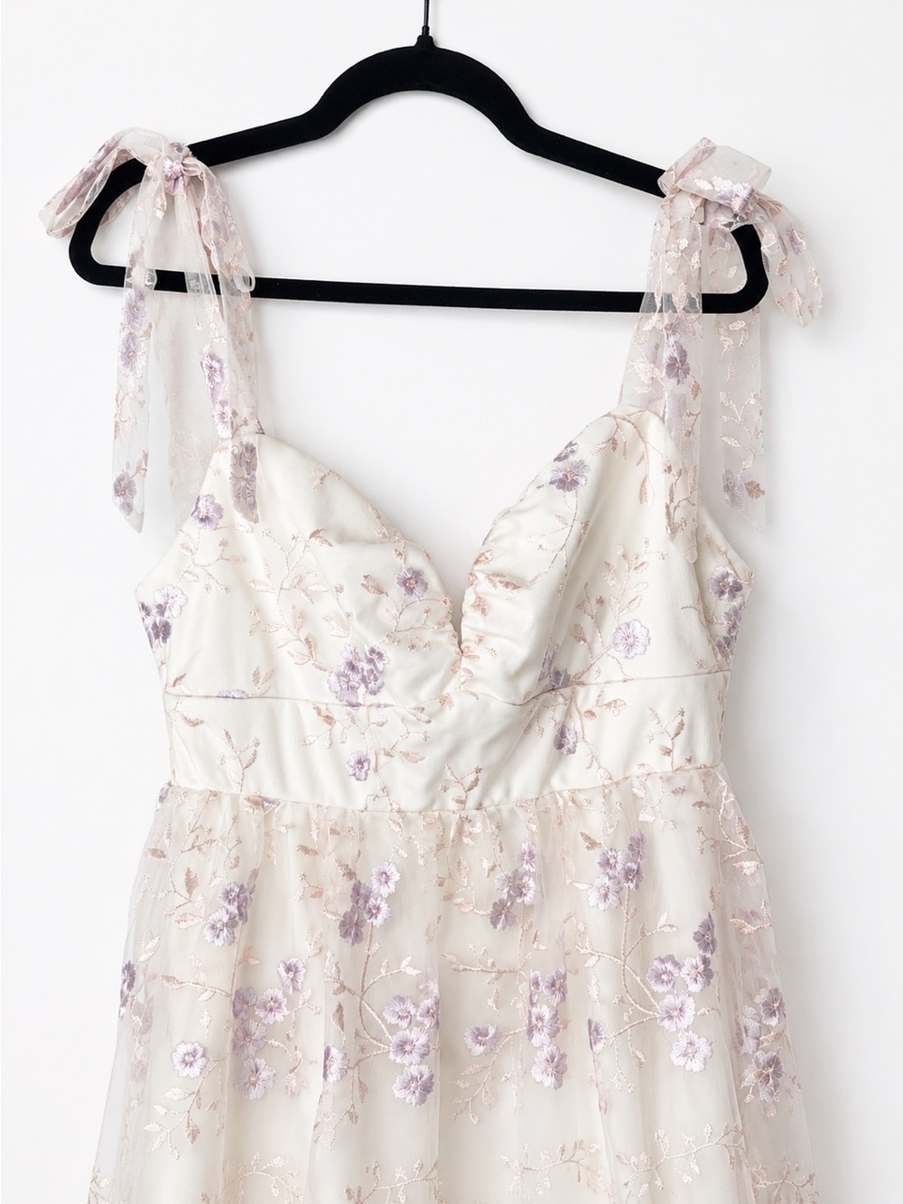 Lulus 🌸 Distinctly Sweet White Floral Embroidered | Bridgerton-Vibes - Picture 3 of 15